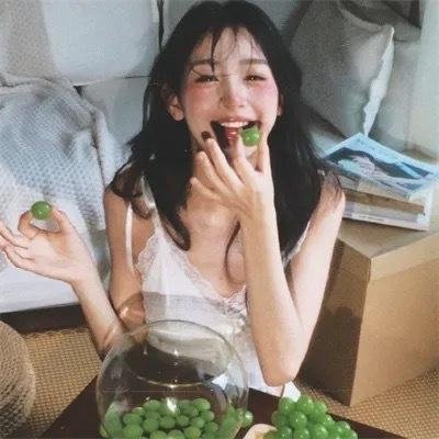 住宅区的两人海报