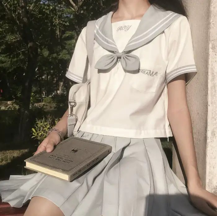费家有女海报